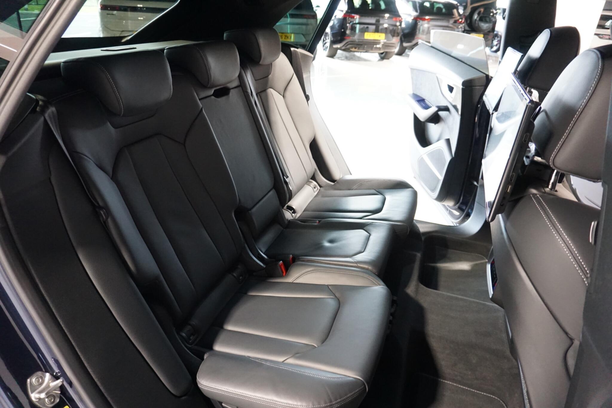 Audi Q8 3.0 TFSI V6 55 Black Edition SUV 5dr Petrol Tiptronic quattro Euro 6 (s/s) (340 ps)